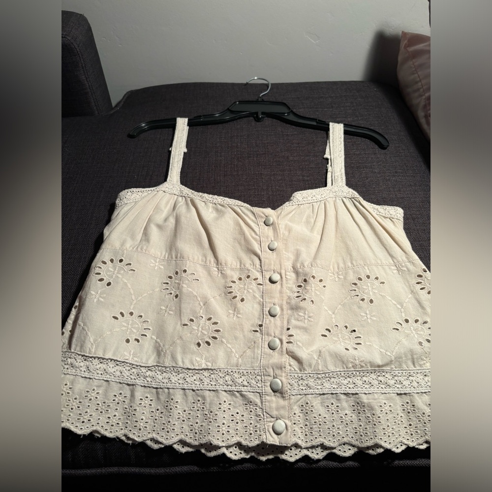 Guess Button Tank